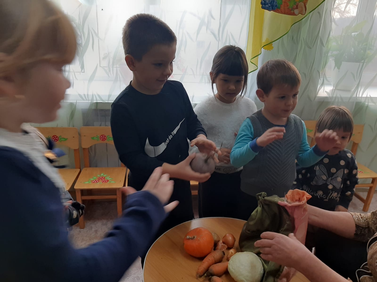 Дидактическая игра «Овощи в огороде»